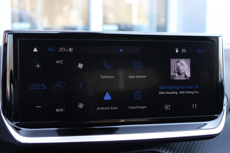Peugeot 2008 1.2 Hybrid 136PK AUTOMAAT ALLURE | NIEUWE AUTO! | KEYLESS ENTRY/START | PARKEERSENSOREN VOOR + ACHTER  | 17" LICHTMETALEN VELGEN | ADAPTIVE CRUISE CONTROL | CLIMATE CONTROL | STOEL VERWARMING | DRAADLOZE APPLE CARPLAY/ANDROID AUTO |