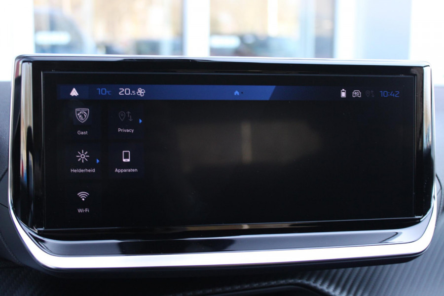 Peugeot 2008 1.2 Hybrid 136PK AUTOMAAT ALLURE | NIEUWE AUTO! | KEYLESS ENTRY/START | PARKEERSENSOREN VOOR + ACHTER  | 17" LICHTMETALEN VELGEN | ADAPTIVE CRUISE CONTROL | CLIMATE CONTROL | STOEL VERWARMING | DRAADLOZE APPLE CARPLAY/ANDROID AUTO |