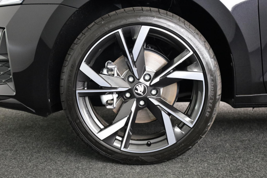 Škoda Octavia Combi Sportline Business m-HEV 1.5 TSI 150 pk 7 versn. DSG | Navigatie pakket | Light & view | Travel assist pakket | Side assist | Winter pakket | 19 inch lichtmetalen velgen