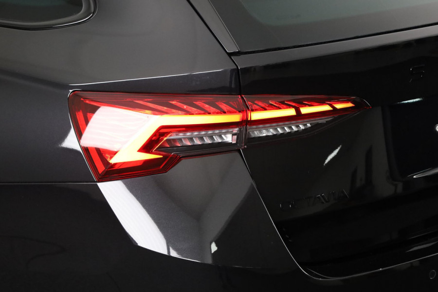 Škoda Octavia Combi Sportline Business m-HEV 1.5 TSI 150 pk 7 versn. DSG | Navigatie pakket | Light & view | Travel assist pakket | Side assist | Winter pakket | 19 inch lichtmetalen velgen
