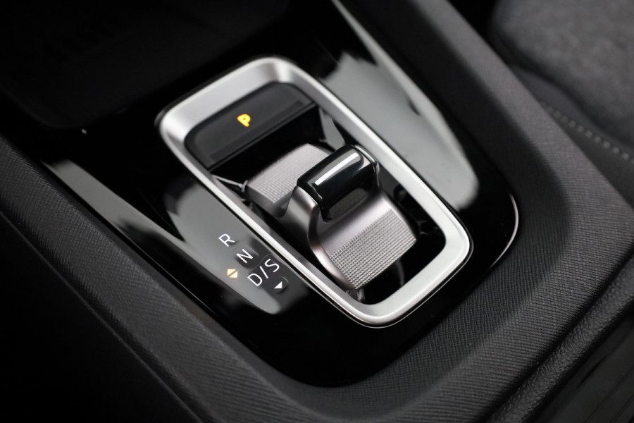 Škoda Octavia Combi Sportline Business m-HEV 1.5 TSI 150 pk 7 versn. DSG | Navigatie pakket | Light & view | Travel assist pakket | Side assist | Winter pakket | 19 inch lichtmetalen velgen