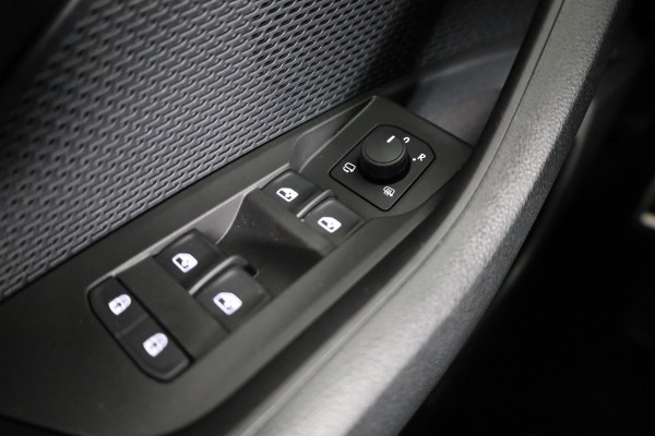 Škoda Octavia Combi Sportline Business m-HEV 1.5 TSI 150 pk 7 versn. DSG | Navigatie pakket | Light & view | Travel assist pakket | Side assist | Winter pakket | 19 inch lichtmetalen velgen