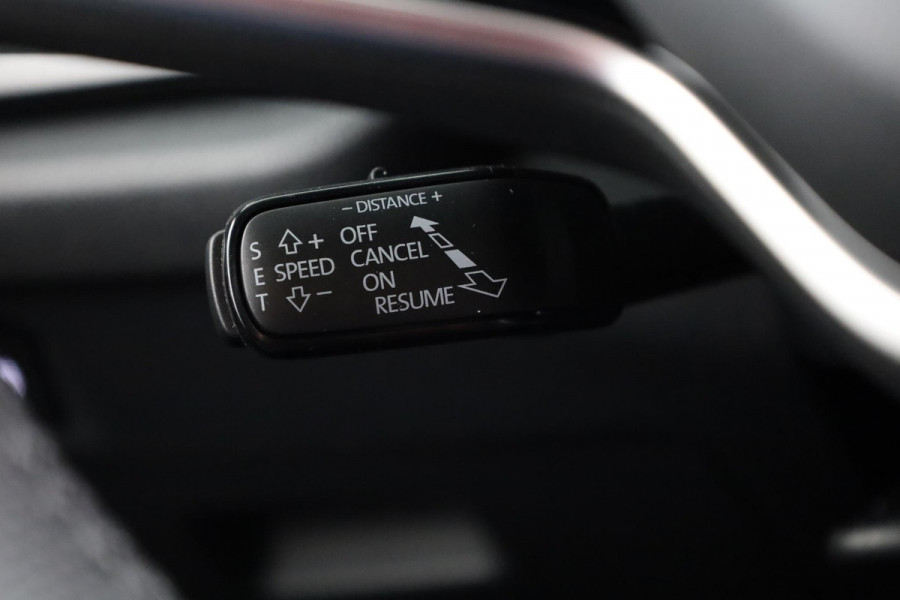 Škoda Octavia Combi Sportline Business m-HEV 1.5 TSI 150 pk 7 versn. DSG | Navigatie pakket | Light & view | Travel assist pakket | Side assist | Winter pakket | 19 inch lichtmetalen velgen