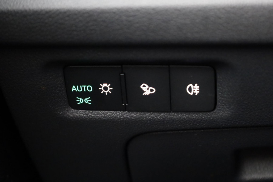 Škoda Octavia Combi Sportline Business m-HEV 1.5 TSI 150 pk 7 versn. DSG | Navigatie pakket | Light & view | Travel assist pakket | Side assist | Winter pakket | 19 inch lichtmetalen velgen