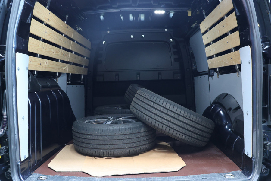 Volkswagen Caddy Cargo Maxi 2.0 TDI DSG 1st Edition | ACC | Lane Assist | Side Assist | Virtual Cockpit | LED Koplampen | Navigatie | CarPlay | Camera | Keyless Entry | Keyless Go | 360 PDC | LED Achterlichten | 1e eigenaar | NAP Logisch