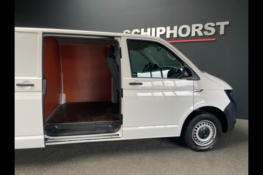 Volkswagen Transporter T6 150pk L2H1 Deurtjes comfort pakket trekhaak bpm vrij