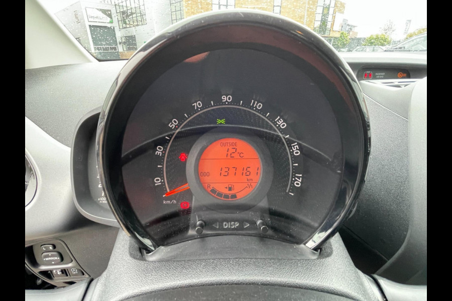 Toyota Aygo 1.0 VVT-i x-play limited | navigatie |