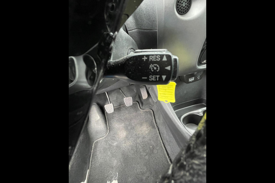 Toyota Aygo 1.0 VVT-i x-play limited | navigatie |