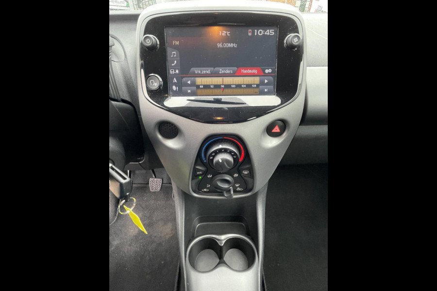 Toyota Aygo 1.0 VVT-i x-play limited | navigatie |