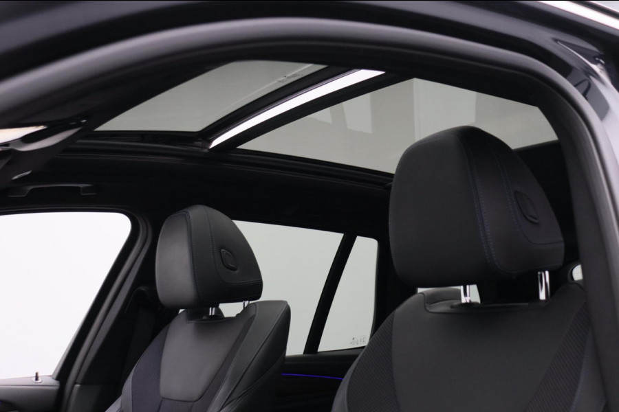 BMW X3 XDrive20i High Executive M-Pakket Panoramadak Trekhaak Leder