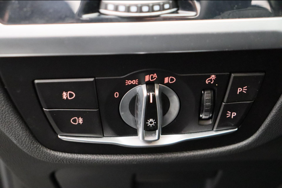 BMW X3 XDrive20i High Executive M-Pakket Panoramadak Trekhaak Leder