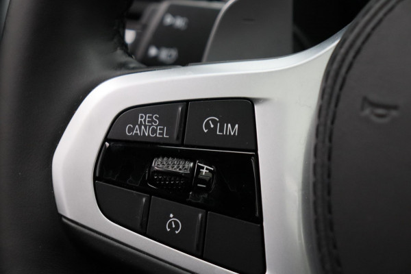 BMW X3 XDrive20i High Executive M-Pakket Panoramadak Trekhaak Leder
