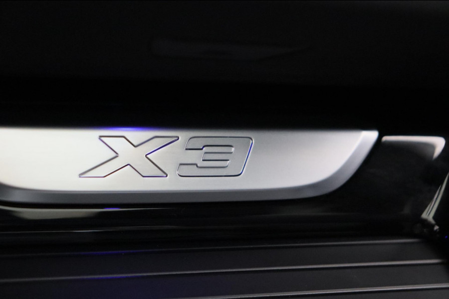 BMW X3 XDrive20i High Executive M-Pakket Panoramadak Trekhaak Leder