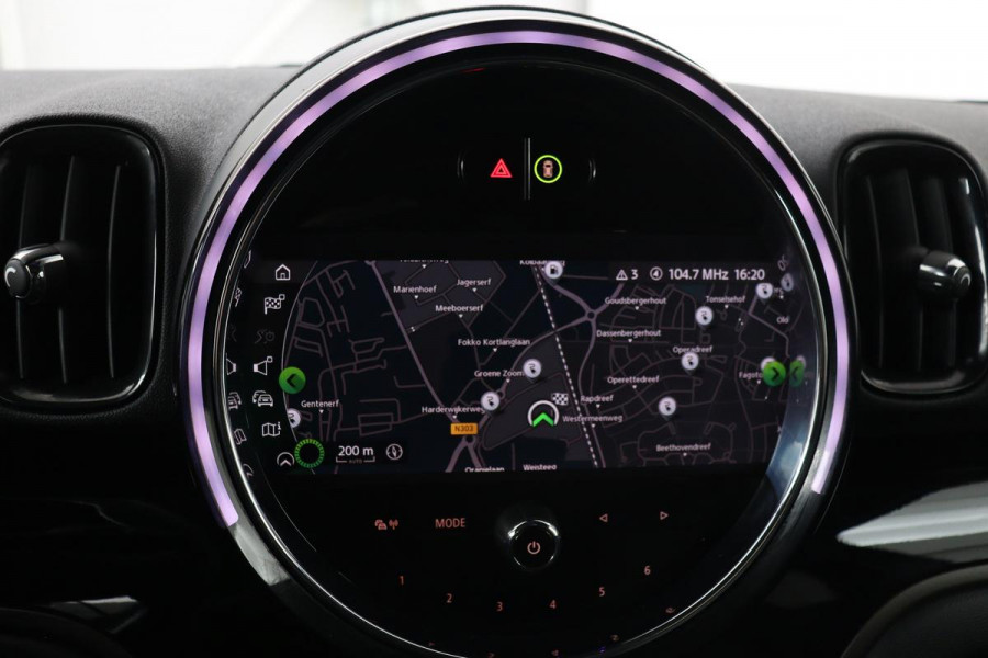 MINI Countryman 2.0 Cooper S E ALL4 Chili | Panoramadak | Carplay | Camera | Sportstoelen | Park Assist | Navigatie | Keyless | Climate control | PHEV