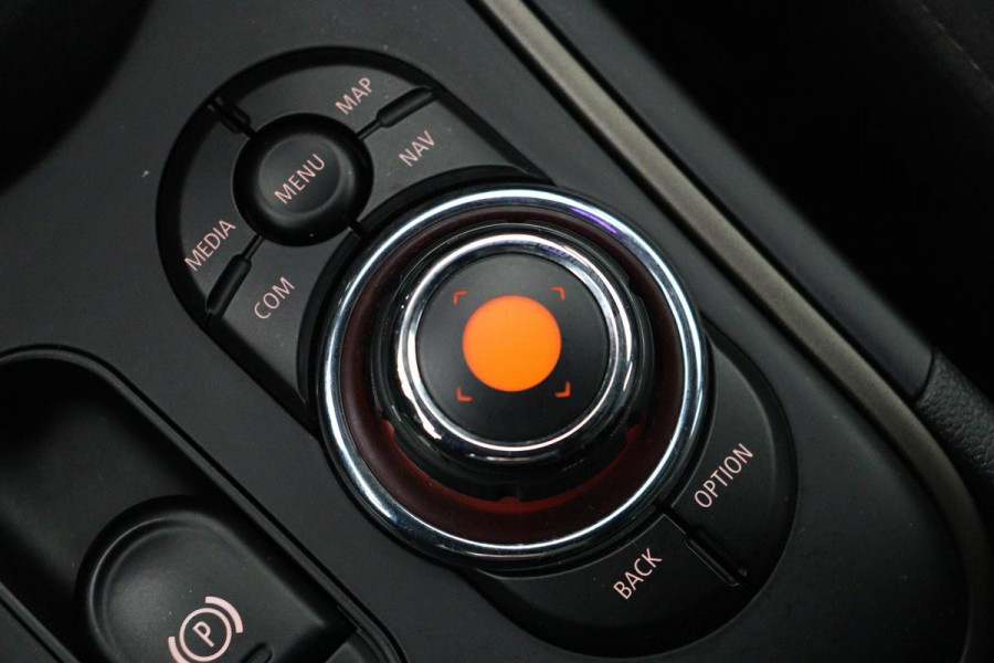 MINI Countryman 2.0 Cooper S E ALL4 Chili | Panoramadak | Carplay | Camera | Sportstoelen | Park Assist | Navigatie | Keyless | Climate control | PHEV