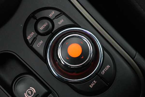 MINI Countryman 2.0 Cooper S E ALL4 Chili | Panoramadak | Carplay | Camera | Sportstoelen | Park Assist | Navigatie | Keyless | Climate control | PHEV