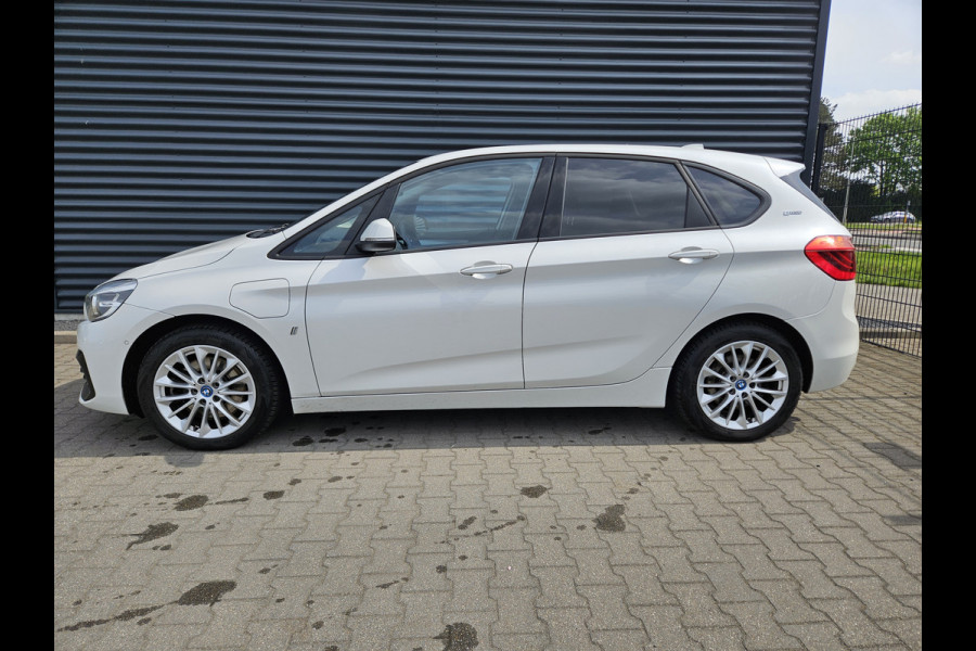 BMW 2 Serie Active Tourer 225xe iPerformance Plug In Hybrid 225pk PHEV | Navi | Stoelverwarming | 17"L.M | El. Achterklep | Cruise Control | PDC V + A |