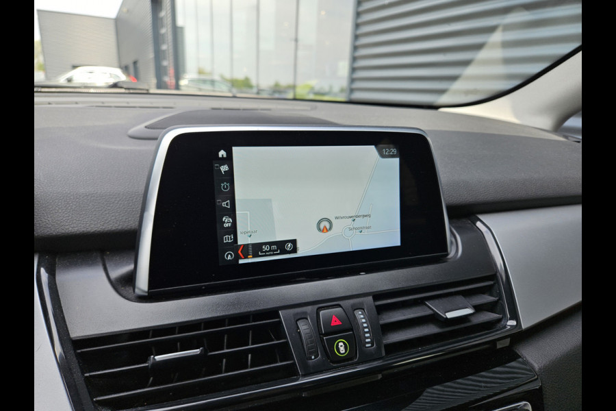 BMW 2 Serie Active Tourer 225xe iPerformance Plug In Hybrid 225pk PHEV | Navi | Stoelverwarming | 17"L.M | El. Achterklep | Cruise Control | PDC V + A |