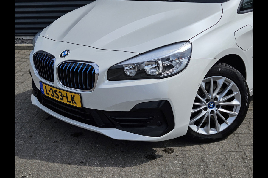 BMW 2 Serie Active Tourer 225xe iPerformance Plug In Hybrid 225pk PHEV | Navi | Stoelverwarming | 17"L.M | El. Achterklep | Cruise Control | PDC V + A |