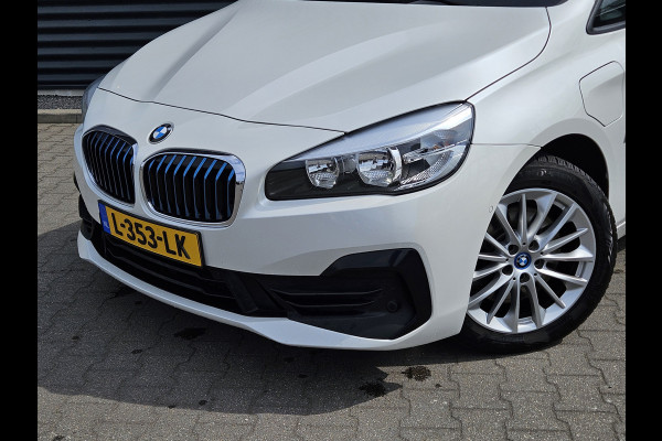 BMW 2 Serie Active Tourer 225xe iPerformance Plug In Hybrid 225pk PHEV | Navi | Stoelverwarming | 17"L.M | El. Achterklep | Cruise Control | PDC V + A |