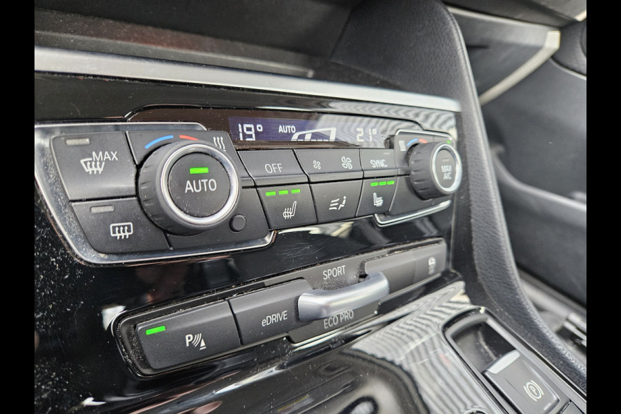 BMW 2 Serie Active Tourer 225xe iPerformance Plug In Hybrid 225pk PHEV | Navi | Stoelverwarming | 17"L.M | El. Achterklep | Cruise Control | PDC V + A |
