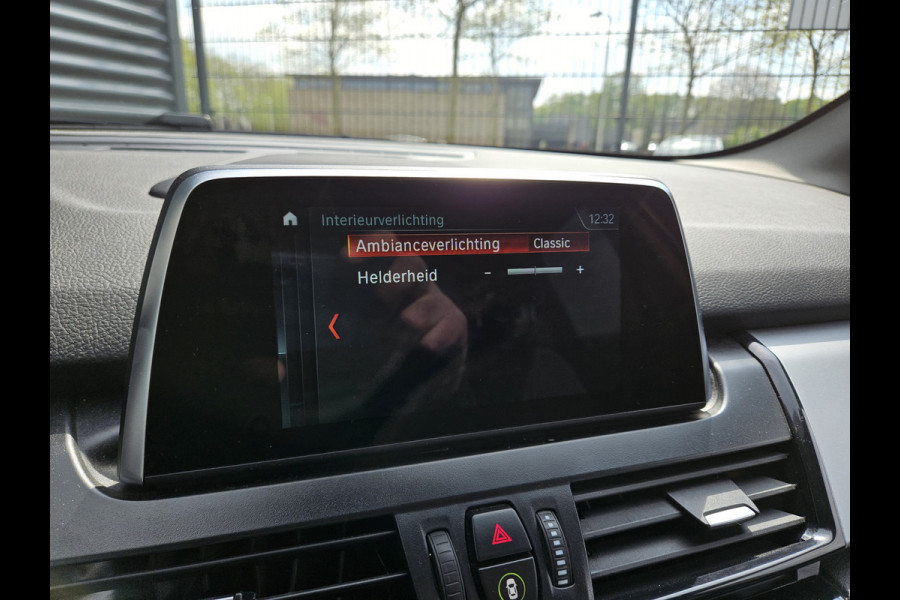 BMW 2 Serie Active Tourer 225xe iPerformance Plug In Hybrid 225pk PHEV | Navi | Stoelverwarming | 17"L.M | El. Achterklep | Cruise Control | PDC V + A |