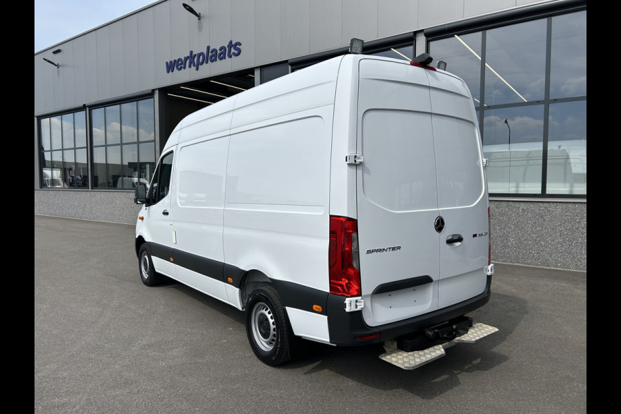 Mercedes-Benz Sprinter 316 CDI L2 H2 2800KG Trekhaak / MBUX / Navigatie / Camera / Cruise control / Airco / 270 Graden achterdeuren