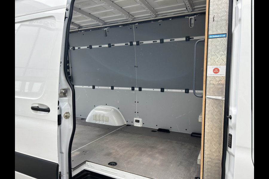 Mercedes-Benz Sprinter 316 CDI L2 H2 2800KG Trekhaak / MBUX / Navigatie / Camera / Cruise control / Airco / 270 Graden achterdeuren