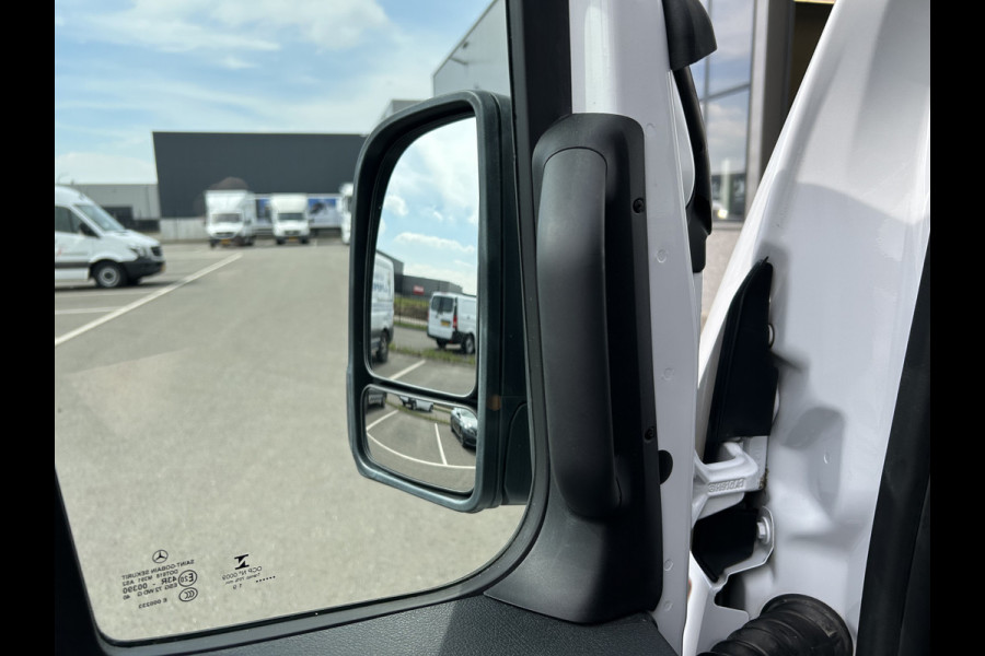 Mercedes-Benz Sprinter 316 CDI L2 H2 2800KG Trekhaak / MBUX / Navigatie / Camera / Cruise control / Airco / 270 Graden achterdeuren