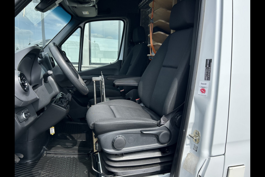 Mercedes-Benz Sprinter 316 CDI L2 H2 2800KG Trekhaak / MBUX / Navigatie / Camera / Cruise control / Airco / 270 Graden achterdeuren
