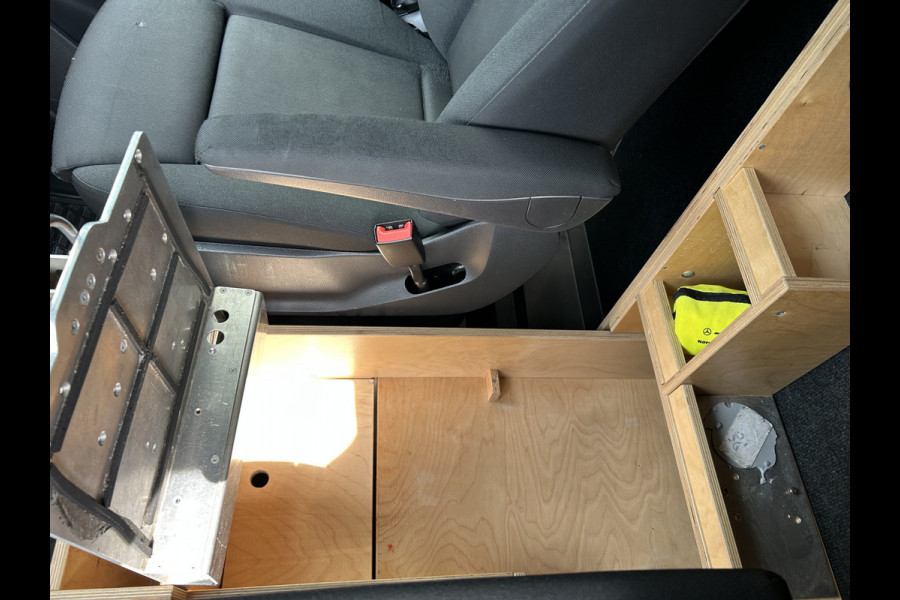 Mercedes-Benz Sprinter 316 CDI L2 H2 2800KG Trekhaak / MBUX / Navigatie / Camera / Cruise control / Airco / 270 Graden achterdeuren