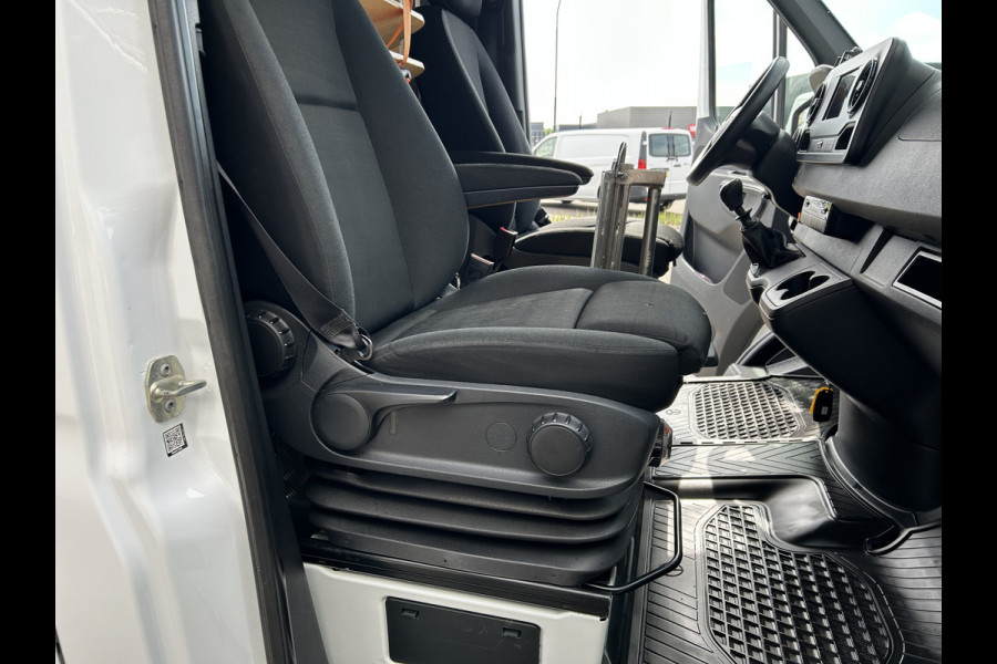 Mercedes-Benz Sprinter 316 CDI L2 H2 2800KG Trekhaak / MBUX / Navigatie / Camera / Cruise control / Airco / 270 Graden achterdeuren