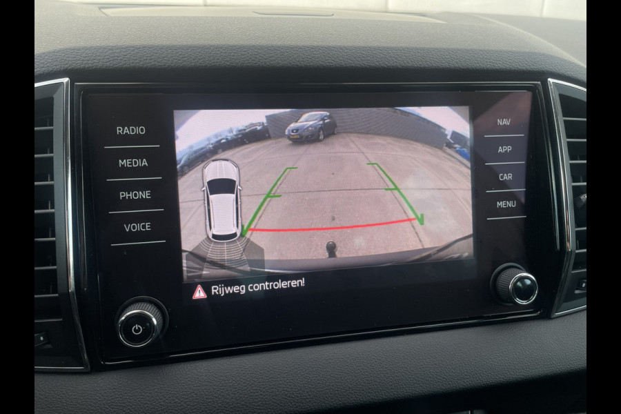 Škoda Karoq 1.5 TSI ACT Style Business | Elek. Trekhaak | LED | Navi | Carplay | Camera
