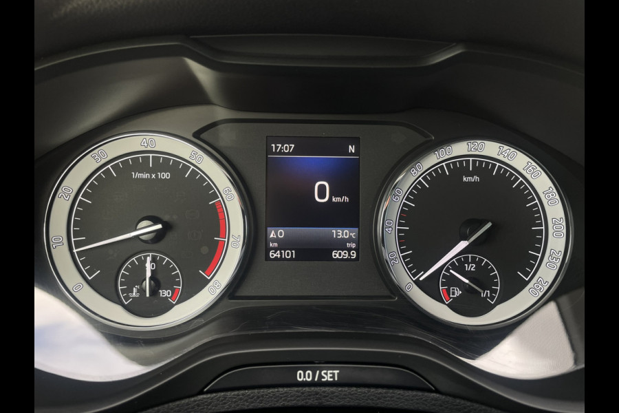 Škoda Karoq 1.5 TSI ACT Style Business | Elek. Trekhaak | LED | Navi | Carplay | Camera
