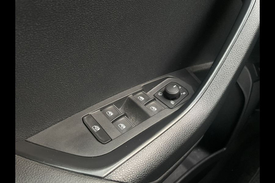 Škoda Karoq 1.5 TSI ACT Style Business | Elek. Trekhaak | LED | Navi | Carplay | Camera