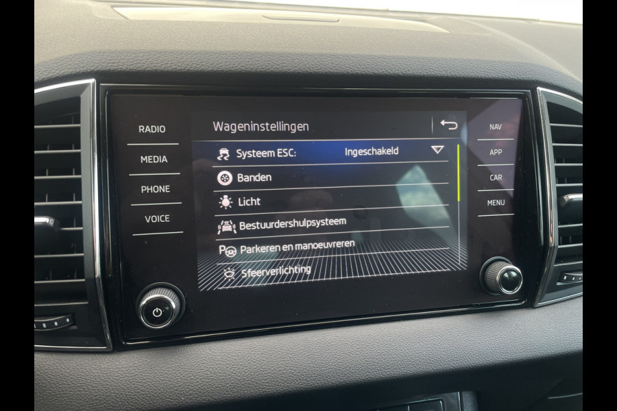 Škoda Karoq 1.5 TSI ACT Style Business | Elek. Trekhaak | LED | Navi | Carplay | Camera