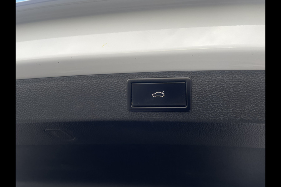 Škoda Karoq 1.5 TSI ACT Style Business | Elek. Trekhaak | LED | Navi | Carplay | Camera