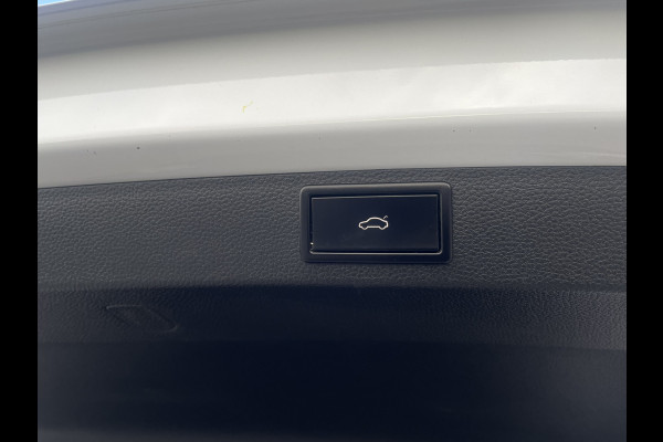 Škoda Karoq 1.5 TSI ACT Style Business | Elek. Trekhaak | LED | Navi | Carplay | Camera
