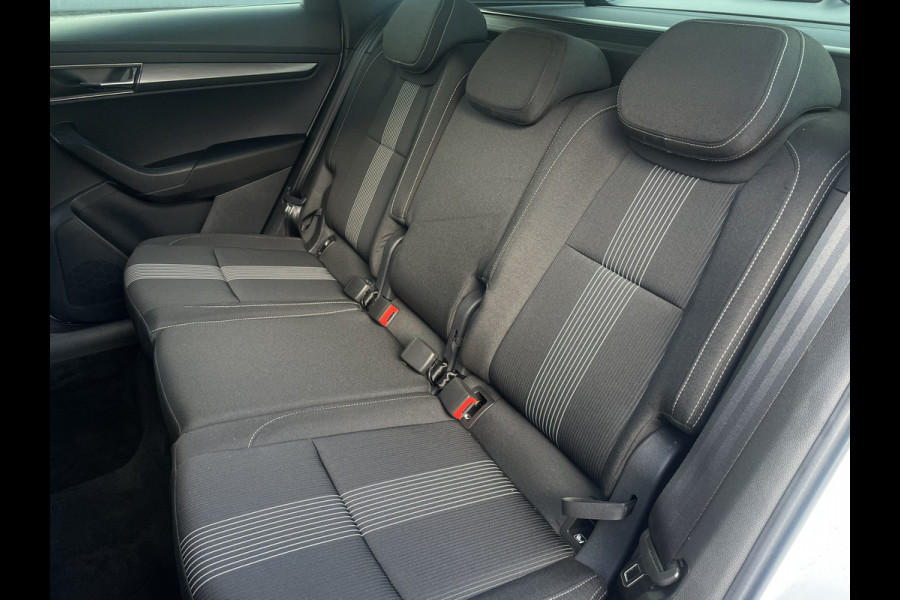 Škoda Karoq 1.5 TSI ACT Style Business | Elek. Trekhaak | LED | Navi | Carplay | Camera