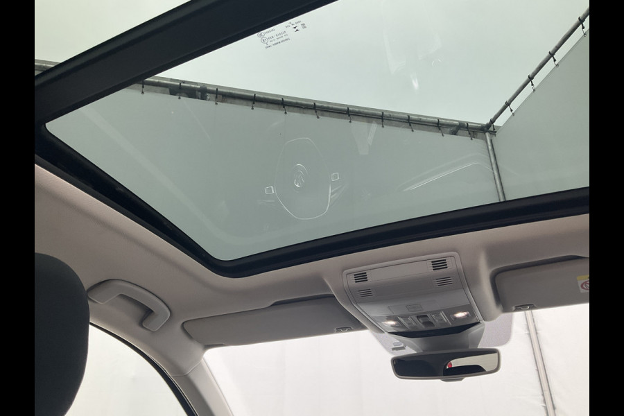 Volkswagen T-Roc 1.5 TSI Style Automaat Pano.dak Adap.Cruise Trekhaak Digitaal Vol Opties!