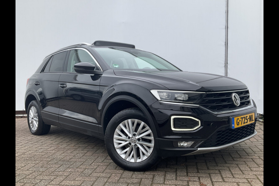 Volkswagen T-Roc 1.5 TSI Style Automaat Pano.dak Adap.Cruise Trekhaak Digitaal Vol Opties!