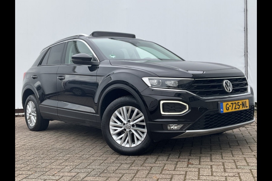 Volkswagen T-Roc 1.5 TSI Style Automaat Pano.dak Adap.Cruise Trekhaak Digitaal Vol Opties!