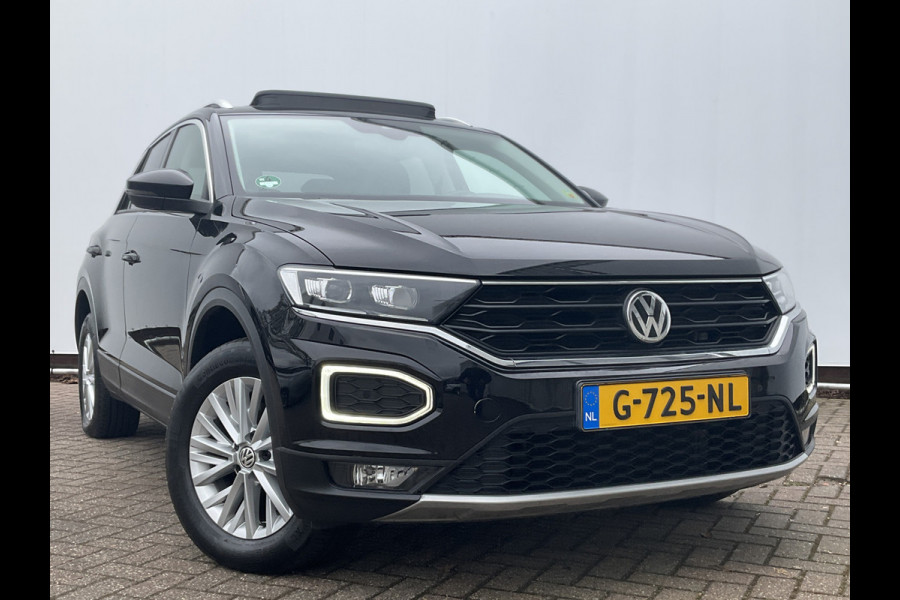 Volkswagen T-Roc 1.5 TSI Style Automaat Pano.dak Adap.Cruise Trekhaak Digitaal Vol Opties!