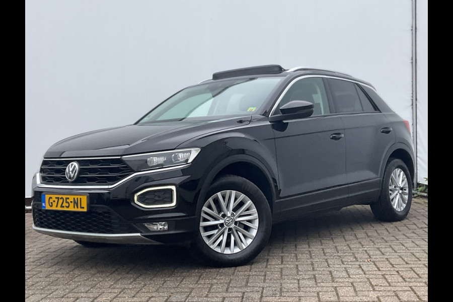 Volkswagen T-Roc 1.5 TSI Style Automaat Pano.dak Adap.Cruise Trekhaak Digitaal Vol Opties!