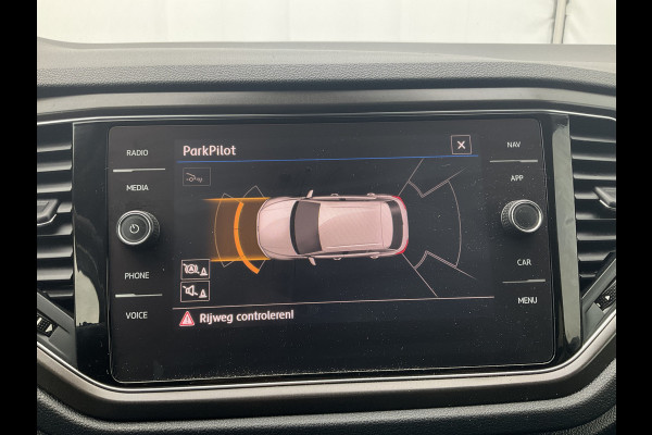 Volkswagen T-Roc 1.5 TSI Style Automaat Pano.dak Adap.Cruise Trekhaak Digitaal Vol Opties!