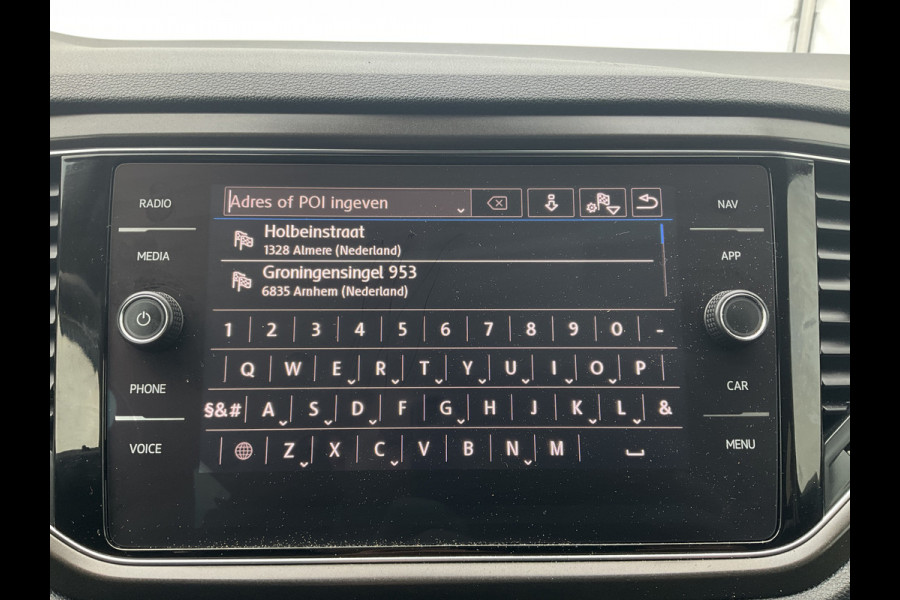 Volkswagen T-Roc 1.5 TSI Style Automaat Pano.dak Adap.Cruise Trekhaak Digitaal Vol Opties!