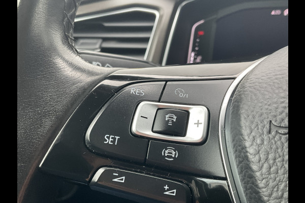 Volkswagen T-Roc 1.5 TSI Style Automaat Pano.dak Adap.Cruise Trekhaak Digitaal Vol Opties!