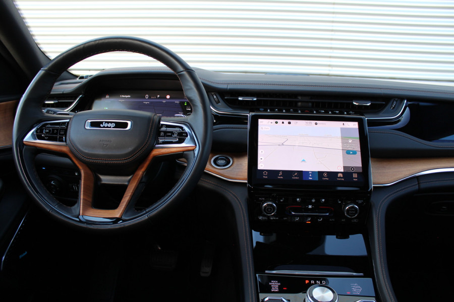 Jeep Grand Cherokee 2.0 Summit Reserve 4xe | Trekhaak | Luchtvering | Massage | Panoramadak | Leder | Full Options