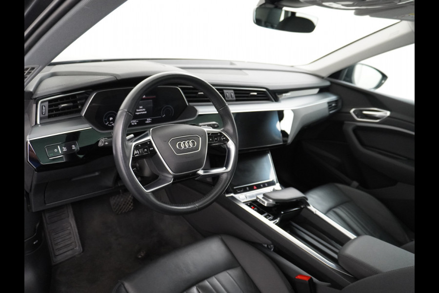Audi e-tron 50 Quattro Launch Edition Plus 71kWh Navi Panoramadak Luchtvering Cruise control Adaptief PDC Stoelverwarming Parkeerhulp v/a/zi Led Lmv 20" Keyless-go Lichtpakket Dodehoekdetectie Regensensor Fase 3 laden