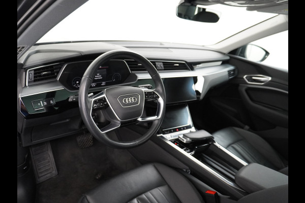 Audi e-tron 50 Quattro Launch Edition Plus 71kWh Navi Panoramadak Luchtvering Cruise control Adaptief PDC Stoelverwarming Parkeerhulp v/a/zi Led Lmv 20" Keyless-go Lichtpakket Dodehoekdetectie Regensensor Fase 3 laden